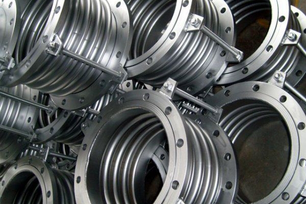 法蘭成型機(jī)的特點(diǎn)講解，不要錯(cuò)過